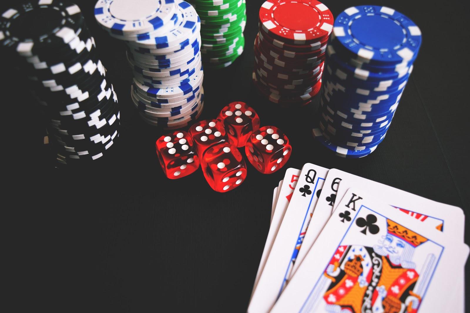 Có bao nhiêu lá bài trong trò chơi bài Phỏm? - Gamebai88